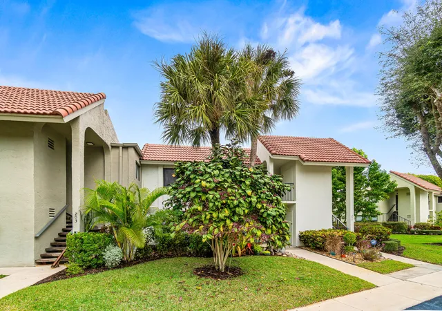 Homes for sale in Boynton Beach, FL | 5687 Fairway Park Dr, Boynton Beach, FL 33437 | MLS# B26033288