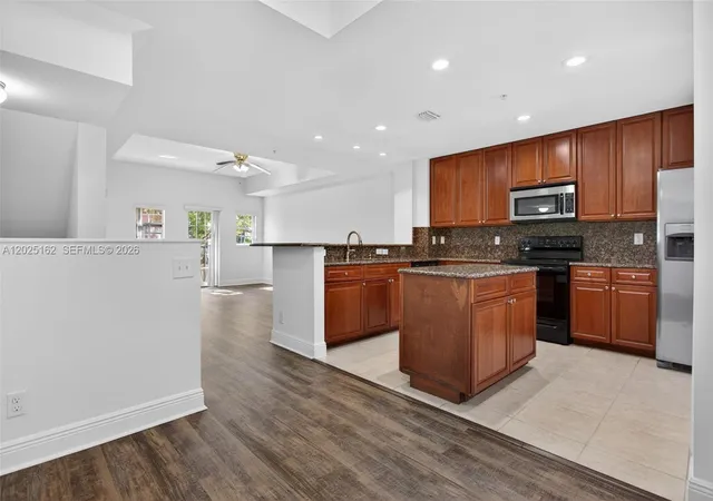 1st image of 626 Sw 1st Dr, Pompano Beach, FL 33060 | MLS# A12025162