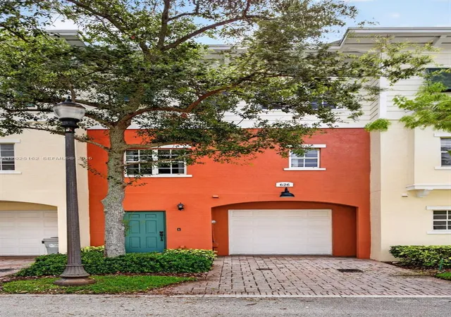 3rd image of 626 Sw 1St Dr, Pompano Beach, FL 33060 | MLS# A12025162