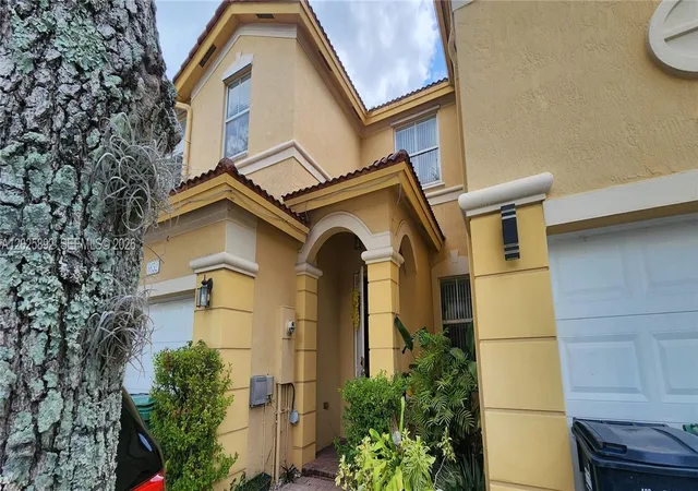 2nd image of 8652 Nw 112th Ct, Doral, FL 33178 | MLS# A12025892