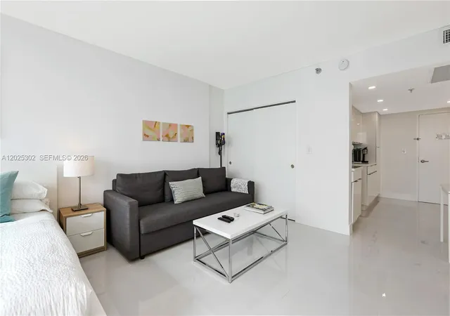 3rd image of 5445 Collins Ave #1203, Miami Beach, FL 33140 | MLS# A12025302