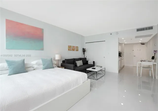 4th image of 5445 Collins Ave #1203, Miami Beach, FL 33140 | MLS# A12025302