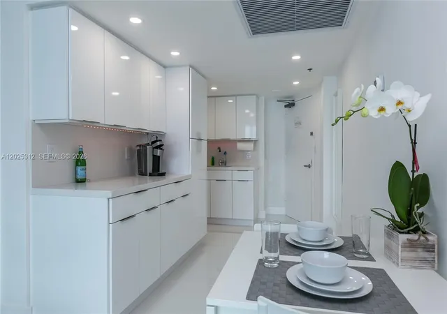 3rd image of 5445 Collins Ave #1232, Miami Beach, FL 33140 | MLS# A12025312