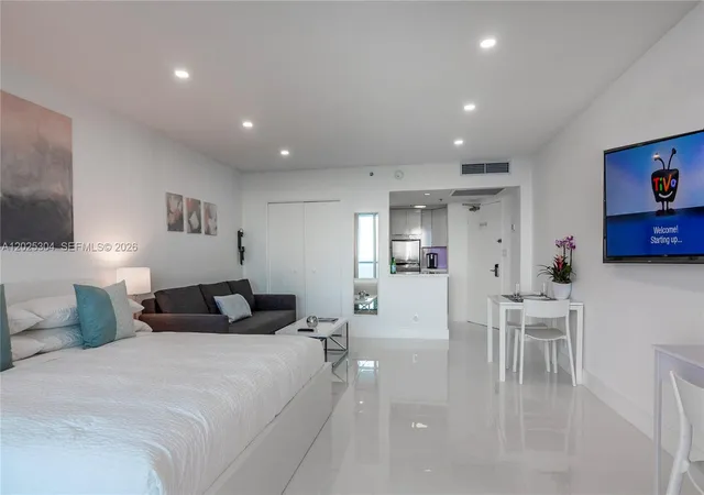 2nd image of 5445 Collins Ave #1730, Miami Beach, FL 33140 | MLS# A12025304
