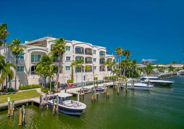 2nd image of 2720 NE 15th Street #303, Fort Lauderdale, FL 33304 | MLS# B26033383