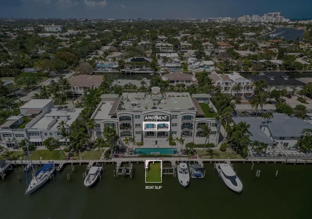 3rd image of 2720 NE 15th Street #303, Fort Lauderdale, FL 33304 | MLS# B26033383