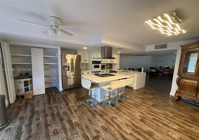 1st image of 2606 Ne 10 St #2606, Hallandale Beach, FL 33009 | MLS# A12026056