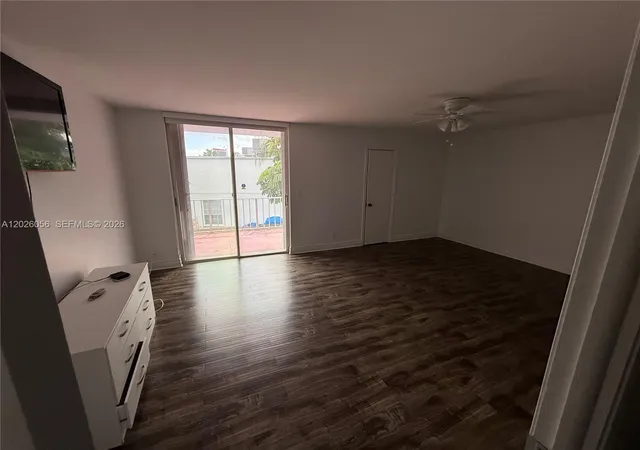 2nd image of 2606 Ne 10 St #2606, Hallandale Beach, FL 33009 | MLS# A12026056