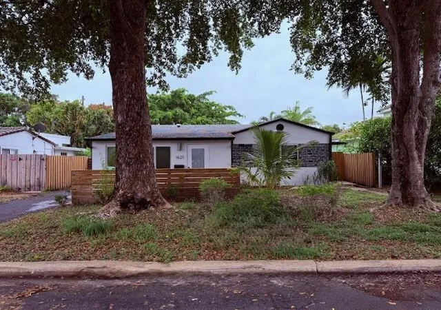 Multi family home for sale at 1621-1623 NE 16th Terrace, Fort Lauderdale, FL 33305 | MLS# B26033449