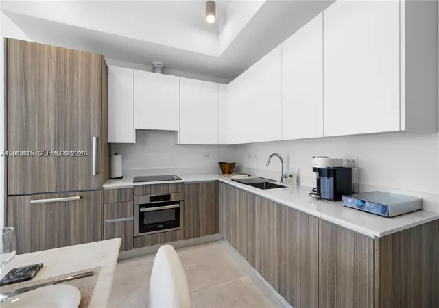 Homes for sale in Miami, FL | 239 Sw 9Th St #1502, Miami, FL 33130 | MLS# A12014115