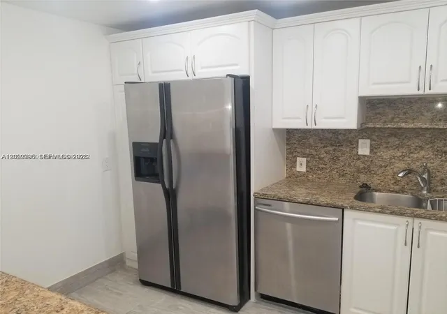5th image of 100 Bayview Dr #208, Sunny Isles Beach, FL 33160 | MLS# A12022795