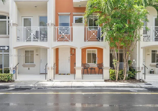 3rd image of 2704 Ne 184Th Ter, North Miami Beach, FL 33160 | MLS# A12026254