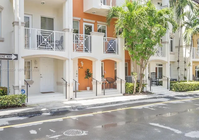 57th image of 2704 Ne 184th Ter, North Miami Beach, FL 33160 | MLS# A12026254