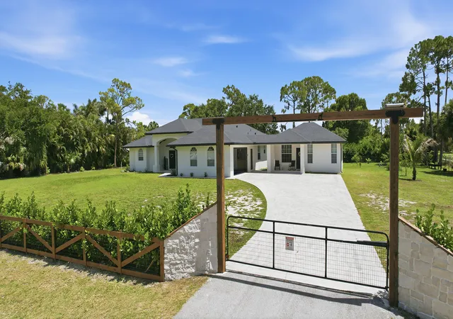 3rd image of 18220 N 90Th St St N, Loxahatchee, FL 33470 | MLS# B26033519