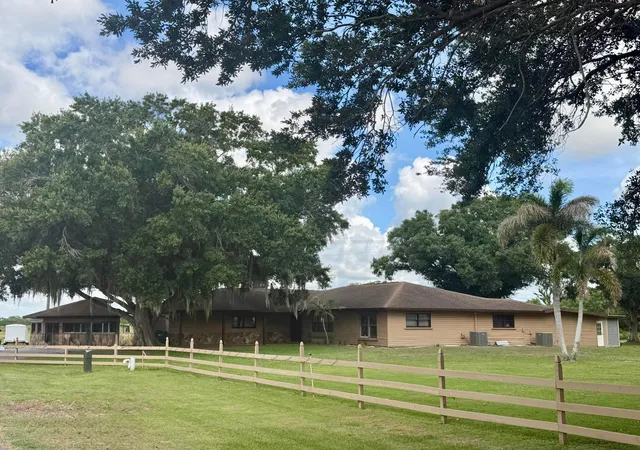 2nd image of 1631 Se 24th Blvd, Okeechobee, FL 34974 | MLS# B26033533