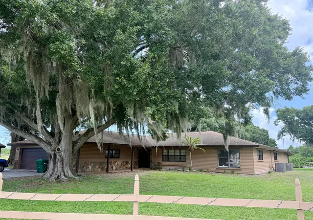 3rd image of 1631 Se 24Th Blvd, Okeechobee, FL 34974 | MLS# B26033533