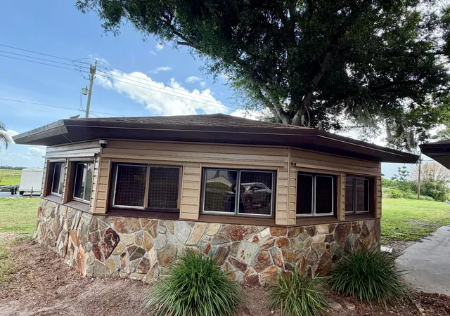 5th image of 1631 Se 24Th Blvd, Okeechobee, FL 34974 | MLS# B26033533