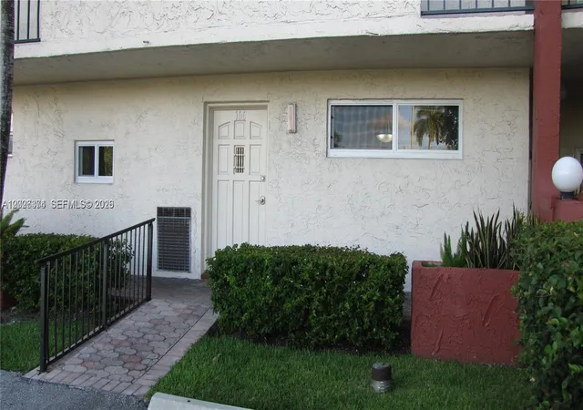 3rd image of 8911 S Hollybrook Blvd #106, Pembroke Pines, FL 33025 | MLS# A12026374