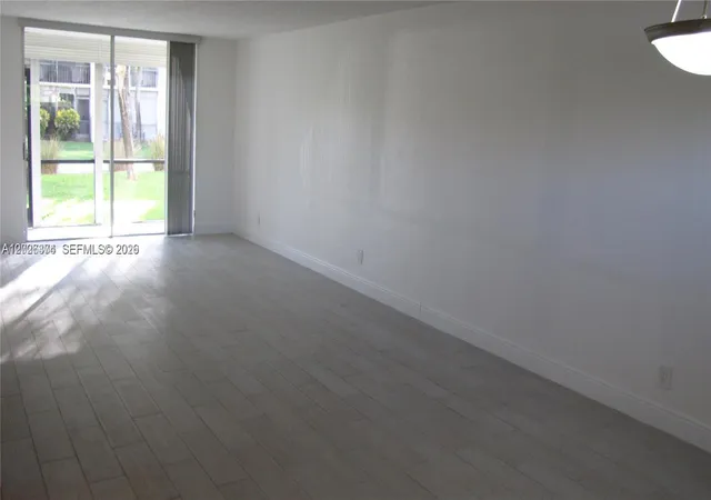 4th image of 8911 S Hollybrook Blvd #106, Pembroke Pines, FL 33025 | MLS# A12026374