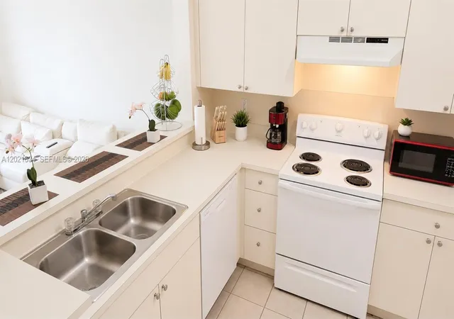 Homes for sale in Cutler Bay, FL | 11060 Sw 196Th St #301, Cutler Bay, FL 33157 | MLS# A12021634