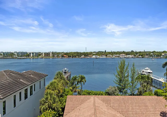 Photo 3 of Single family home for sale at 824 W Marbella Ln, Lantana, FL 33462 | MLS# B26033567 | Listing updated on 2026-09-23