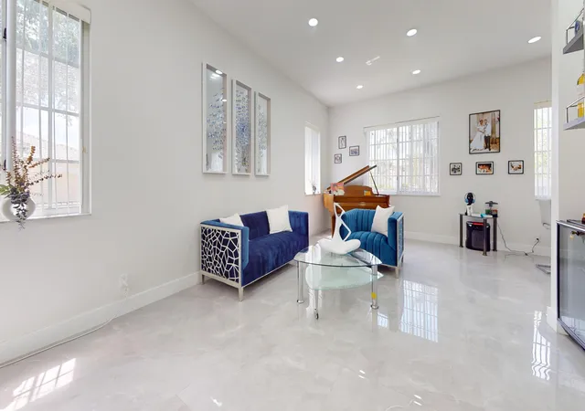 5th image of 8586 White, West Palm Beach, FL 33411 | MLS# B26033594