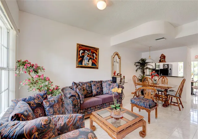 Homes for sale in Tamarac, FL | 8054 Sanibel Dr, Tamarac, FL 33321 | MLS# A12026463