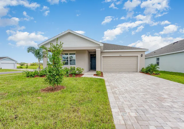 Photo 1 of Sale Pending at 9085 Venetian Sq, Vero Beach, FL 32966 | MLS# B26033643 | Listing updated on 2026-09-30