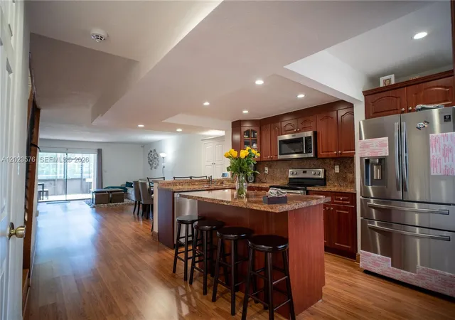 3rd image of 10052 Nw 41St St #515, Doral, FL 33178 | MLS# A12023576