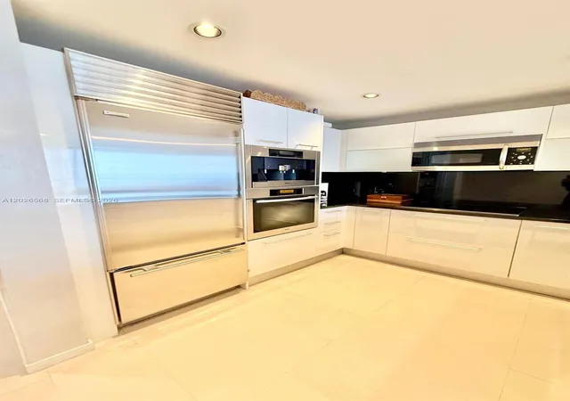 4th image of 17121 Collins Ave #1207, Sunny Isles Beach, FL 33160 | MLS# A12026568
