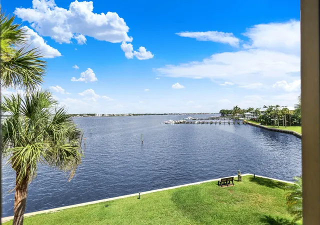 Photo 4 of Condo for sale at 1950 SW Palm City Rd #14-305, Stuart, FL 34994 | MLS# B26033686 | Listing updated on 2026-09-23