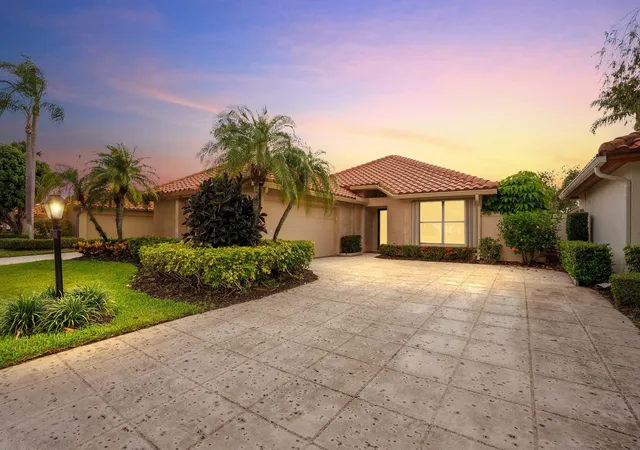 Photo 1 of Single family home for sale at 2735 Sw Mariposa Cir, Palm City, FL 34990 | MLS# B26033696 | Listing updated on 2026-09-23