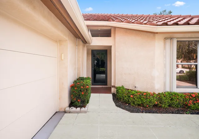 Photo 2 of Single family home for sale at 2735 Sw Mariposa Cir, Palm City, FL 34990 | MLS# B26033696 | Listing updated on 2026-09-23