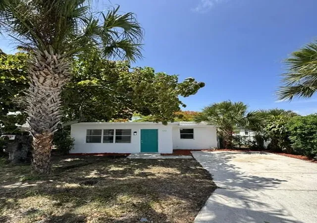 Homes for sale in Riviera Beach, FL | 554 W 1st St, Riviera Beach, FL 33404 | MLS# B26033720