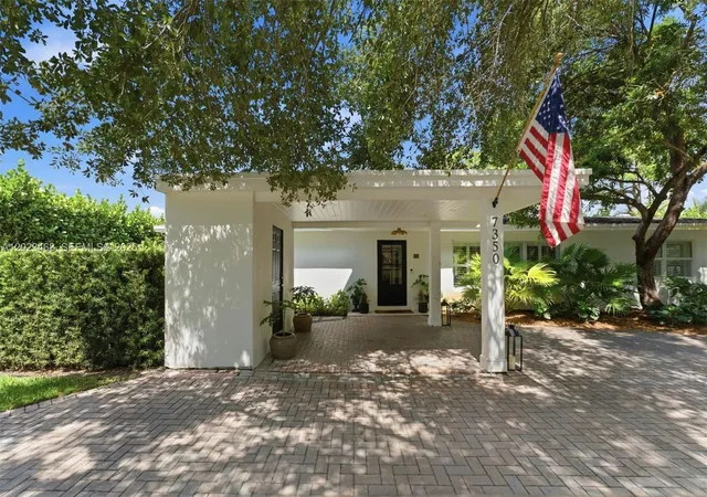 2nd image of 7350 Sw 65th Ave, South Miami, FL 33143 | MLS# A12023468