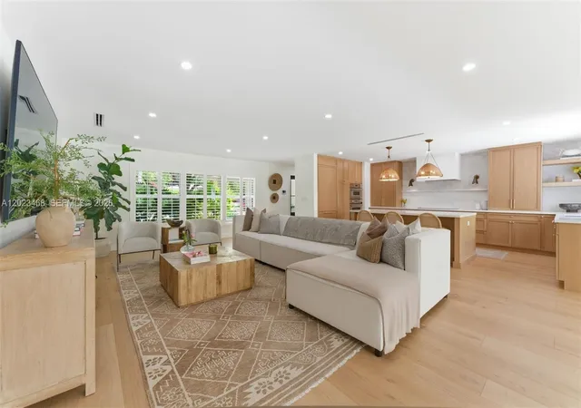 5th image of 7350 Sw 65Th Ave, South Miami, FL 33143 | MLS# A12023468