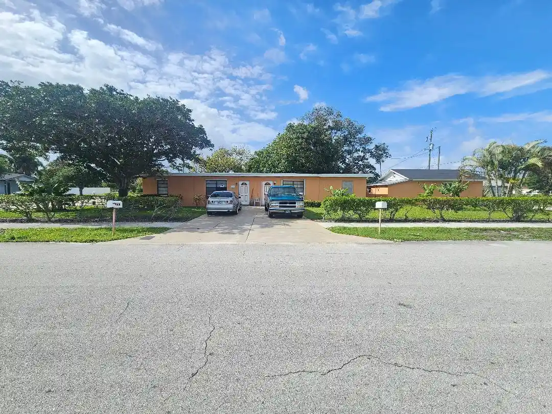 Multi family home for sale at 800 NW 1st Street, Delray Beach, FL 33444 | MLS# B26033812