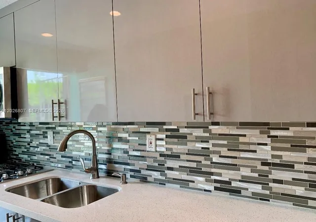 2nd image of 6498 Collins Ave #41, Miami Beach, FL 33141 | MLS# A12026807