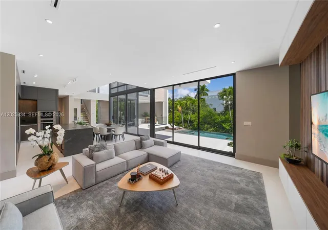 4th image of 571 Glenridge Rd, Key Biscayne, FL 33149 | MLS# A12025834