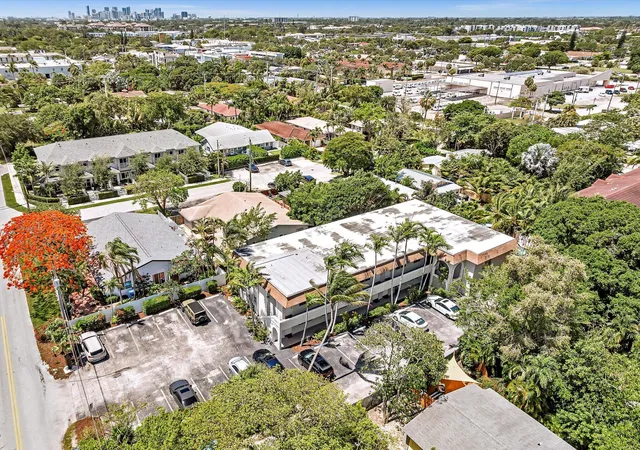 Photo 1 of Sale Pending at 3421 Ne 15th Avenue #8, Oakland Park, FL 33334 | MLS# B26033840 | Listing updated on 2026-10-01
