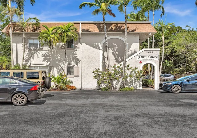 Photo 2 of Sale Pending at 3421 Ne 15th Avenue #8, Oakland Park, FL 33334 | MLS# B26033840 | Listing updated on 2026-10-01