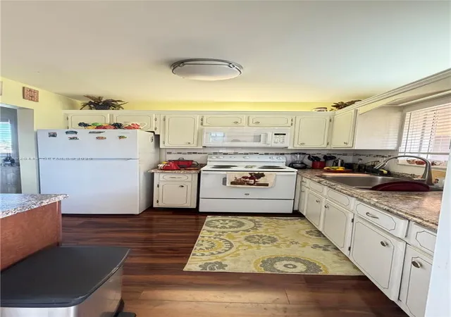 2nd image of 5300 Washington St #D309, Hollywood, FL 33021 | MLS# A12026443