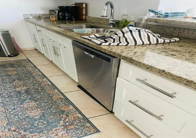 4th image of 10393 N Kendall Dr #U6, Miami, FL 33176 | MLS# A12026959