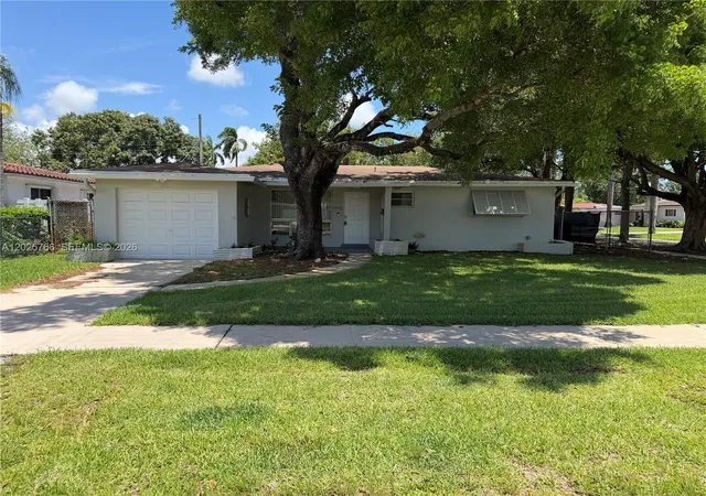 1st image of 3241 Pierce St, Hollywood, FL 33021 | MLS# A12025766