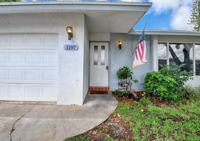 Photo 2 of Single family home for sale at 1197 Belmore Ter, Wellington, FL 33414 | MLS# B26033983 | Listing updated on 2026-10-06