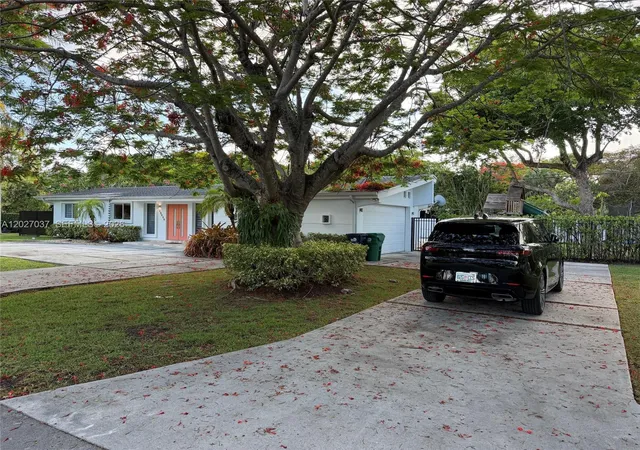 2nd image of 12800 Sw 82nd Ct, Pinecrest, FL 33156 | MLS# A12027037
