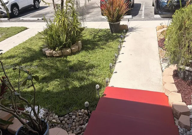 4th image of 8982 Palm Tree Ln #8982, Pembroke Pines, FL 33024 | MLS# A12025742