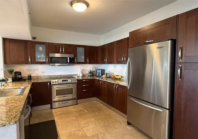 2nd image of 19900 E Country Club Dr #804, Miami, FL 33180 | MLS# A12015620