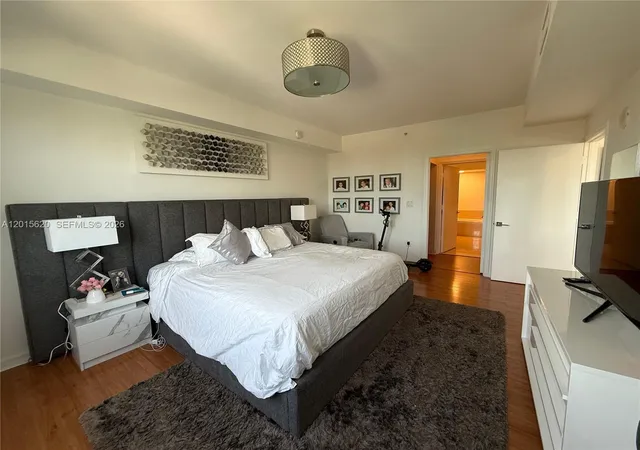 5th image of 19900 E Country Club Dr #804, Miami, FL 33180 | MLS# A12015620