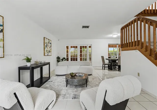4th image of 15033 Sw 110Th Ter, Miami, FL 33196 | MLS# A12025158